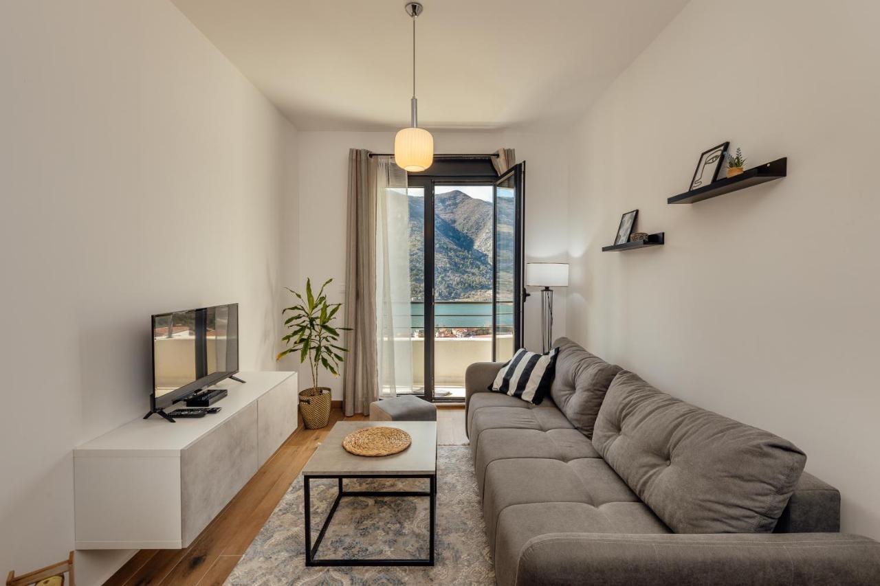 Lana Sea View Apartment Kotor Exterior photo